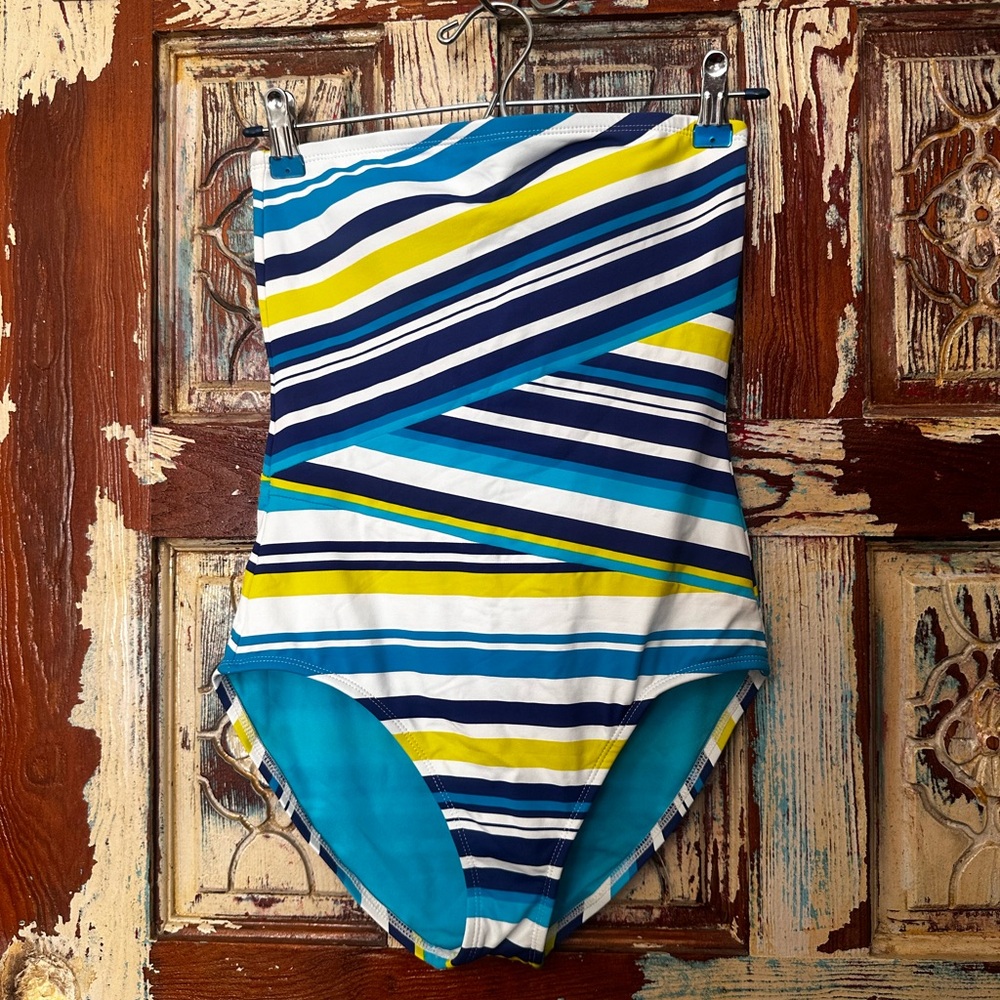 NWT Tommy Bahama Swimsuit 6